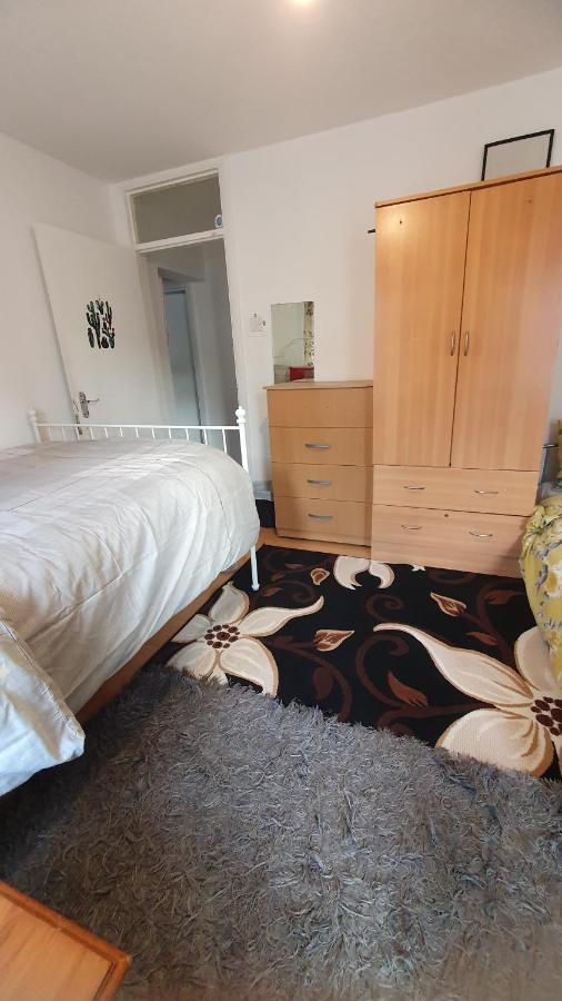 Merciful King Room, In Zone 2-3 London Bagian luar foto