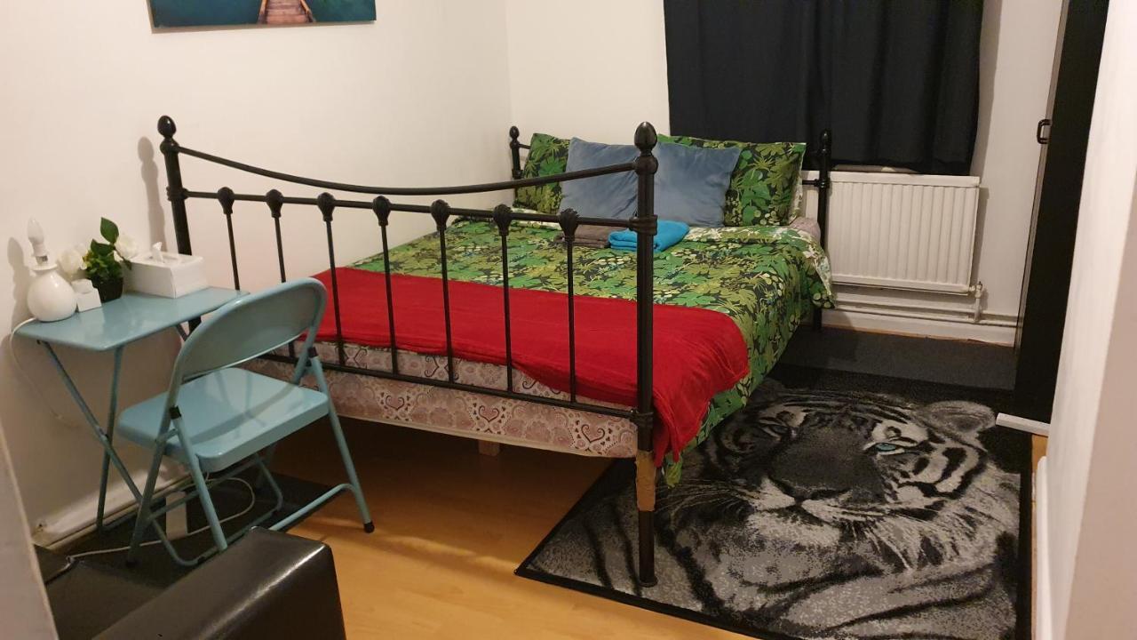 Merciful King Room, In Zone 2-3 London Bagian luar foto