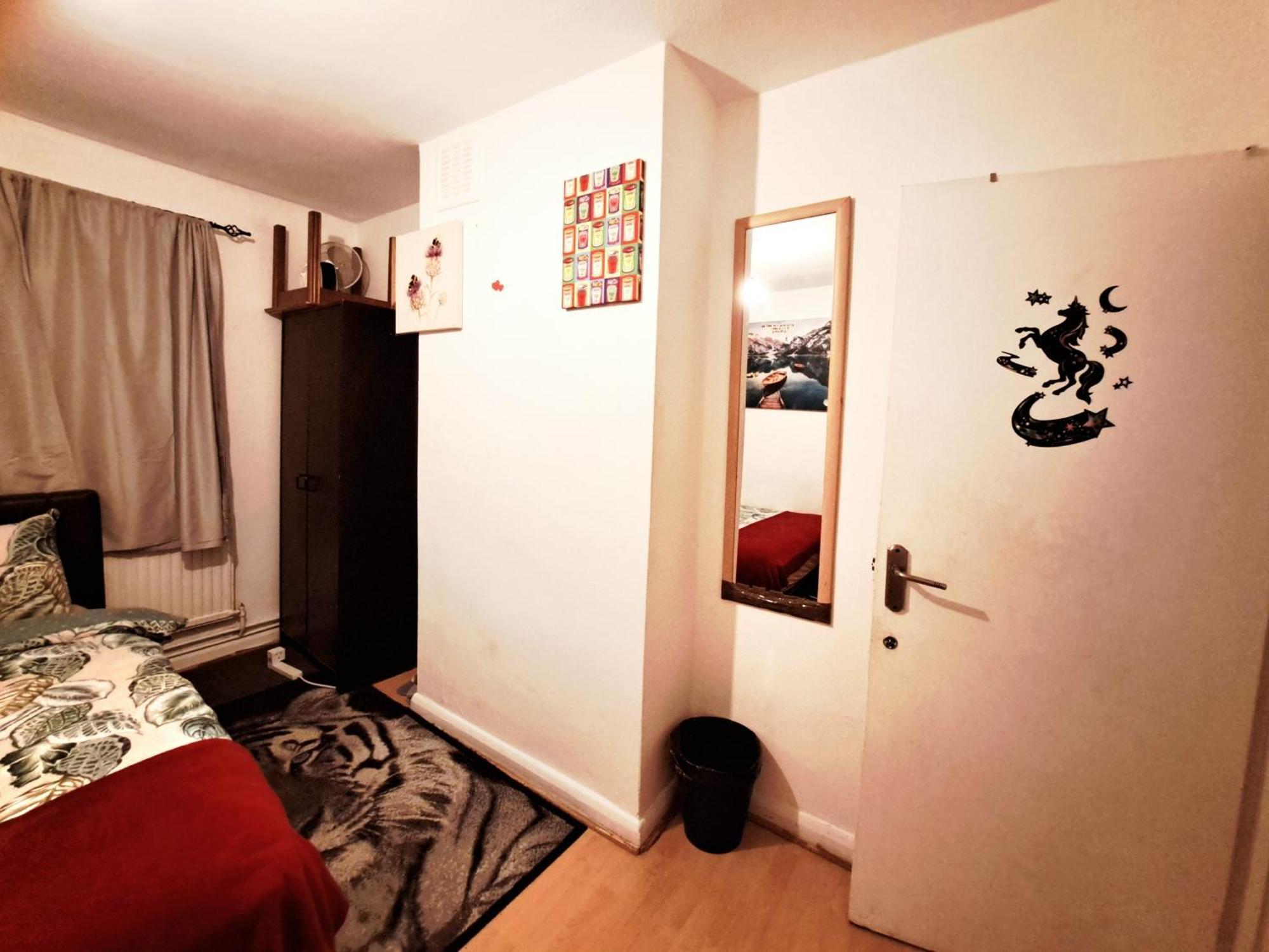 Merciful King Room, In Zone 2-3 London Ruang foto