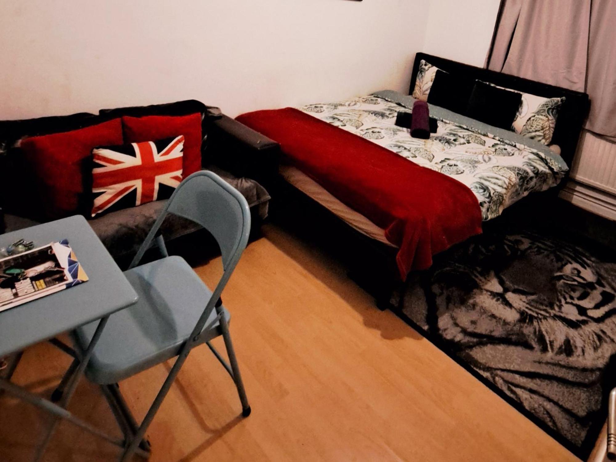 Merciful King Room, In Zone 2-3 London Ruang foto